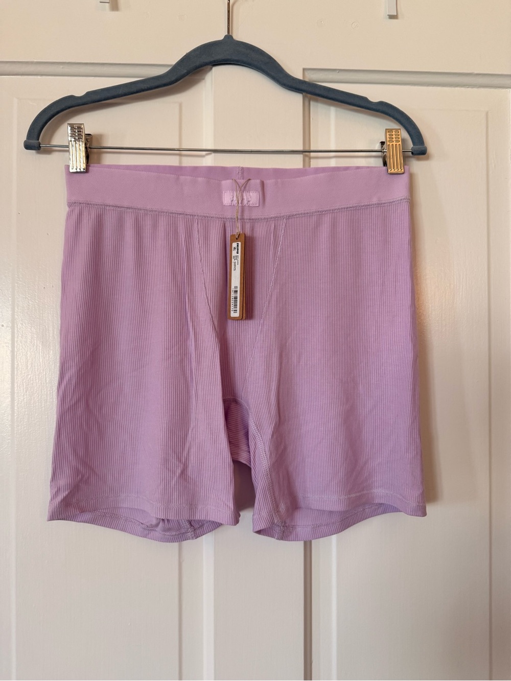 Skims soft lounge boxer short in sugar plum